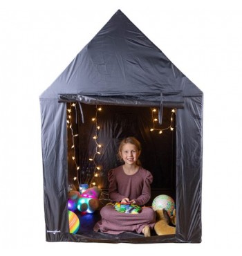 Cabane sensorielle noire | Espace Inclusif