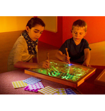 Plaque lumineuse phosphorescente | Espace Inclusif