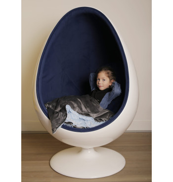 Chaise œuf bleue | Espace Inclusif