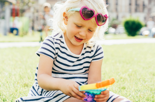 Stress, anxiété, TDAH... Et si un fidget pouvaient aider votre enfant ? - Image de mise en avant
