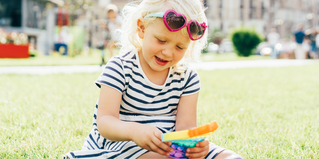 Stress, anxiété, TDAH... Et si un fidget pouvaient aider votre enfant ? - Image de mise en avant