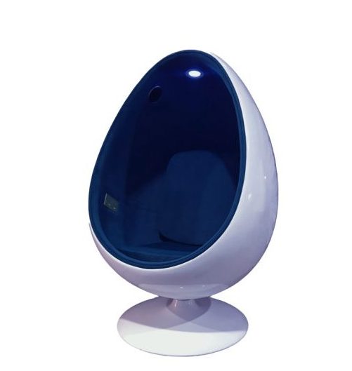 Créer une grande salle multi-sensorielle pour enfants : un espace d'éveil - Chaise œuf avec lumières et haut parleur