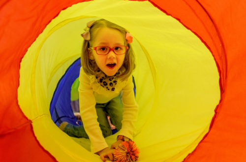 Tunnels pour enfants : explorer, ramper et se développer en s'amusant - Image de mise en avant