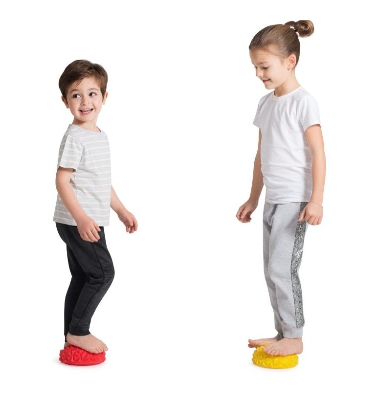 Stimulation des sens chez l'enfant : pourquoi intégrer des parcours d'équilibre ? - 8 dômes d'équilibre sensoriels