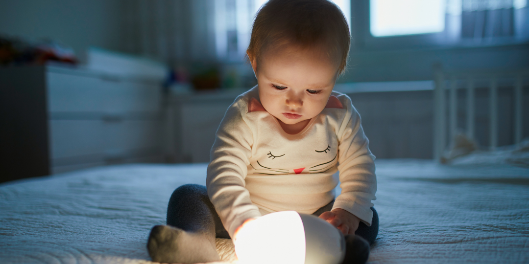 Comment choisir une lampe sensorielle pour son enfant ? - Image de mise en avant