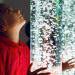 Jouer avec la lumière : des activités qui émerveillent les enfants - Image de mise en avant
